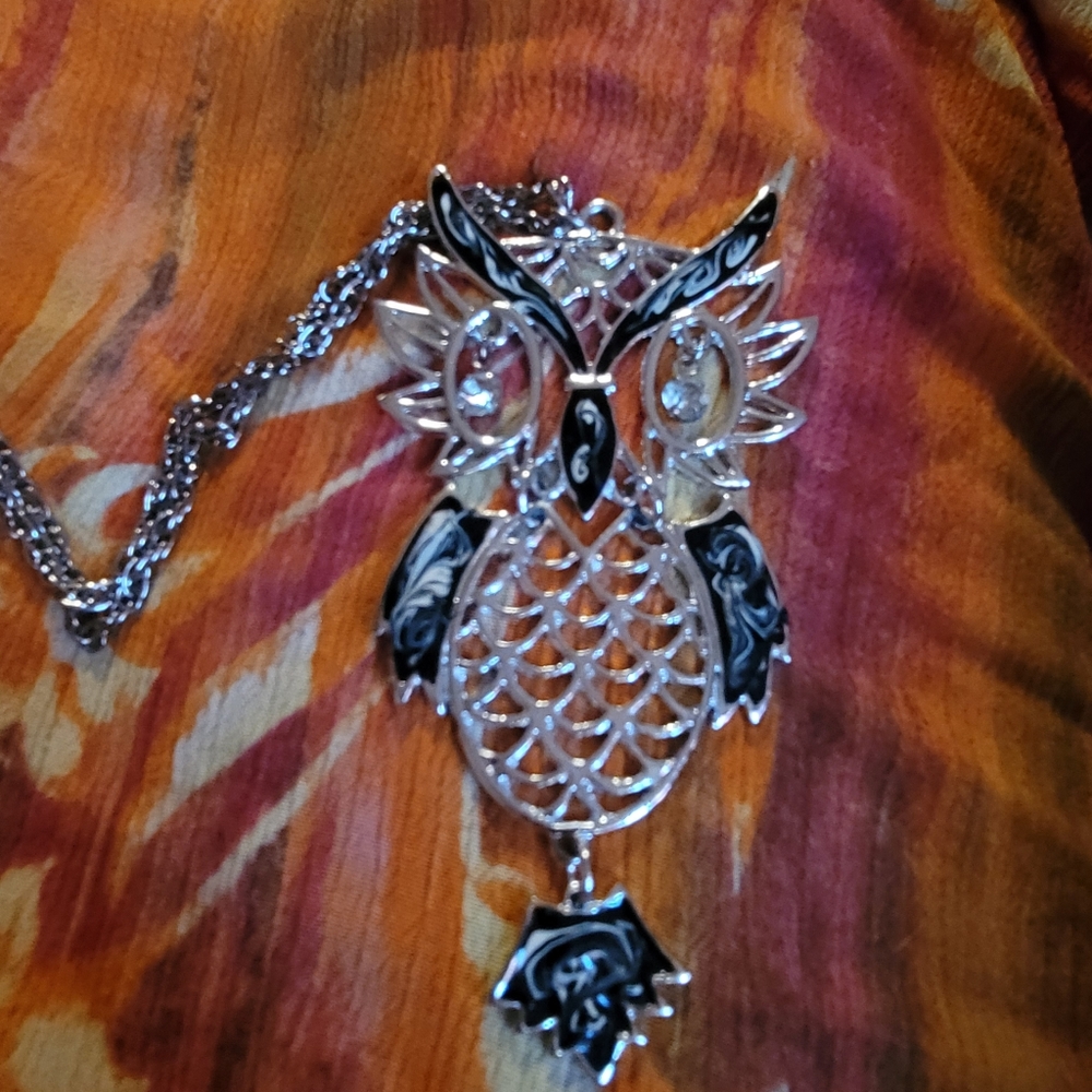 Vintage owl necklace, silver with enamel triming and crystal eyes